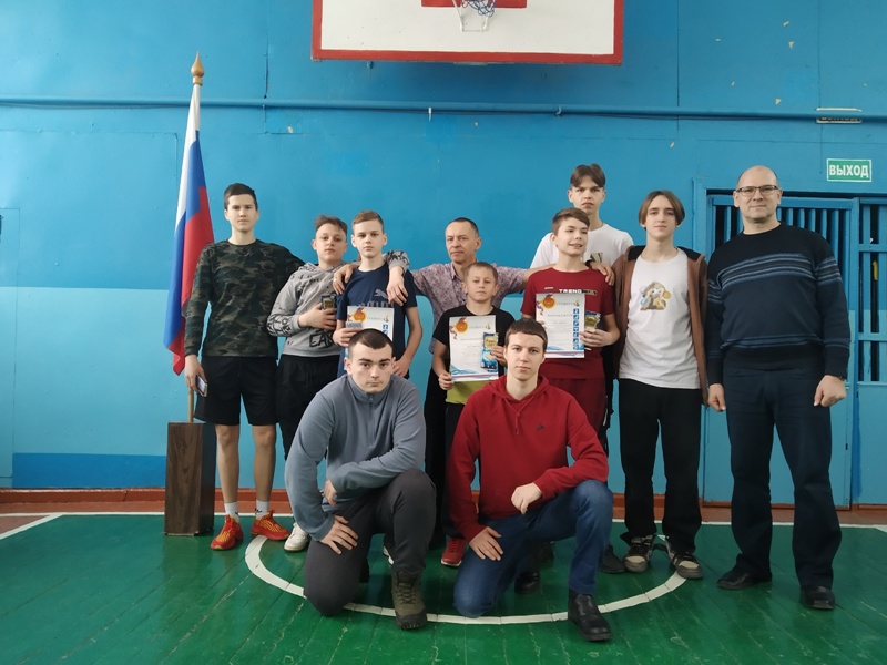 Изображение спорт и физкультура в школе.